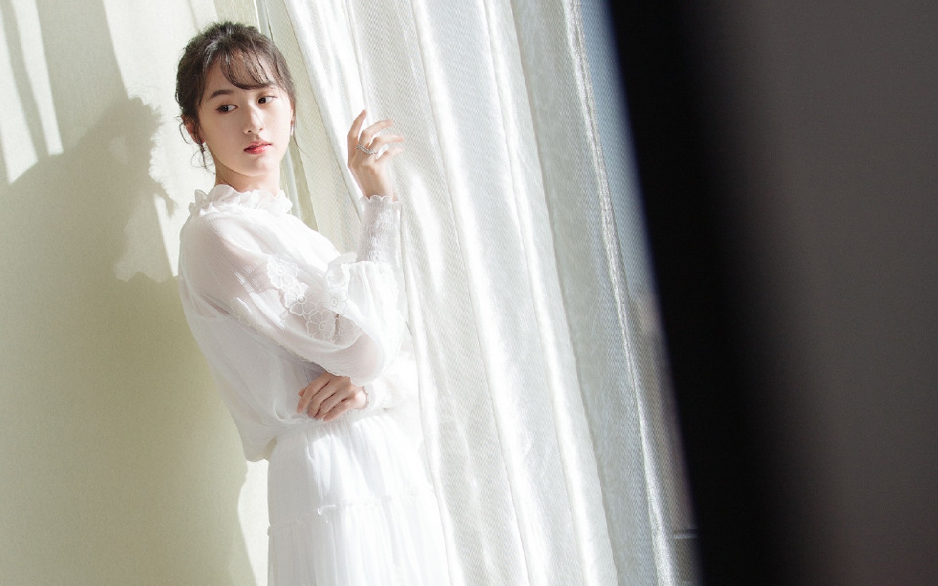 袁冰妍白纱裙写真